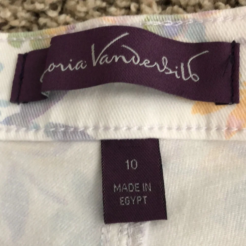 Gloria Vanderbilt Capris Jean AmandaVintage White Floral NWT - Picture 4 of 11